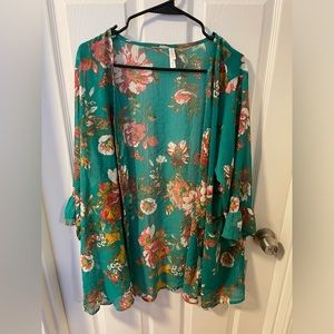 EUC XXL Green Floral Top